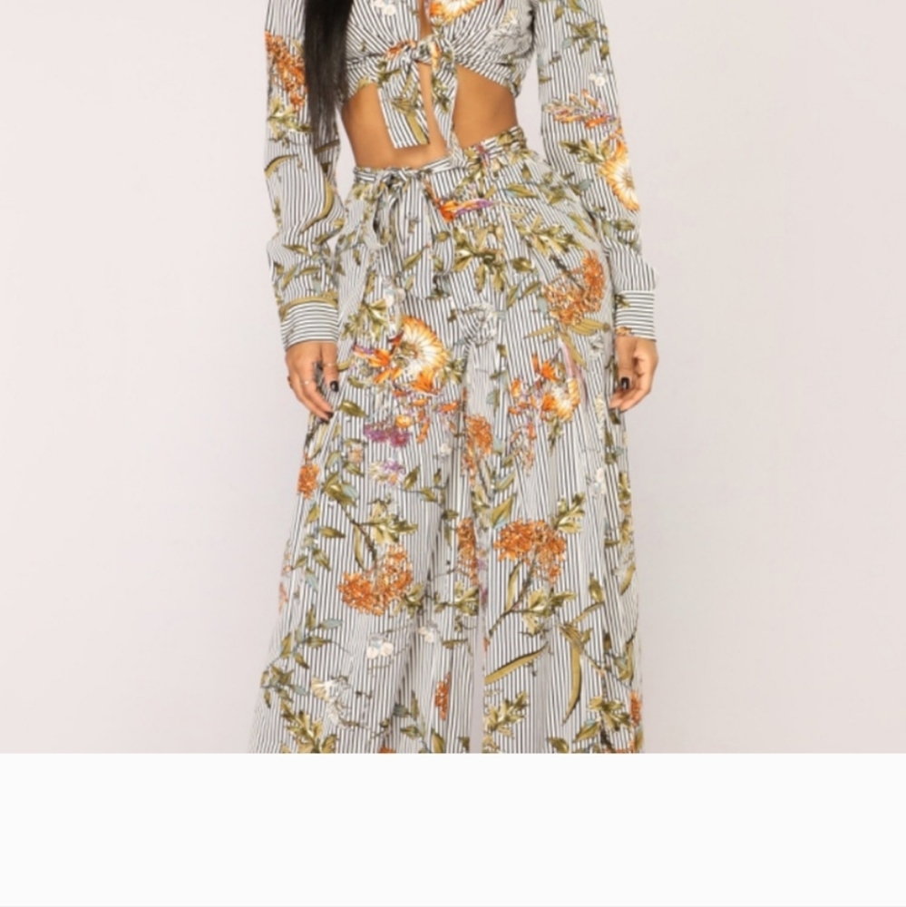 Out In The Meadow Set excellent condition worn once